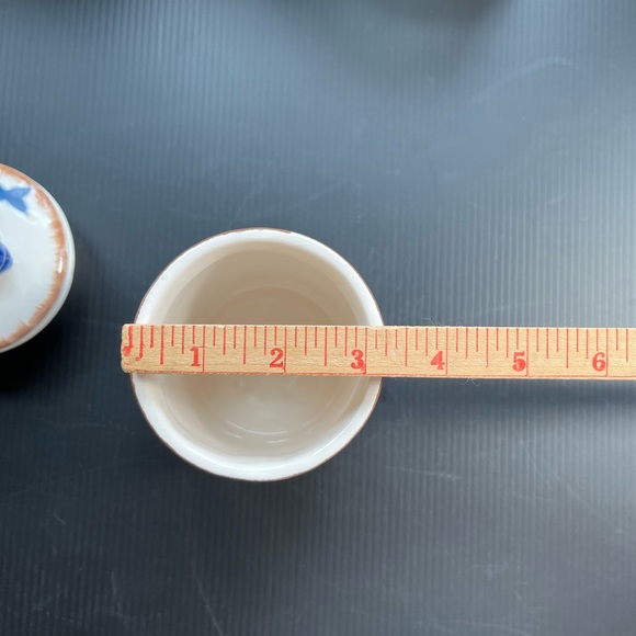 SMALL CERAMIC BLUE FISH CANISTER HOME DECOR - Picture 13 of 13